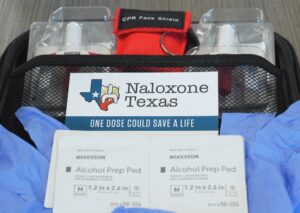 Naloxone kit