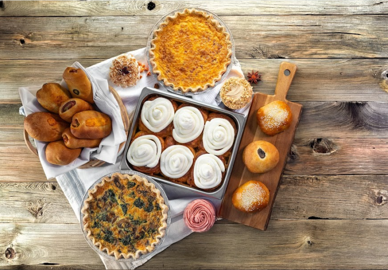Light Bites (July 4): Universal City welcomes 2 restaurants; Dough Baby set for Olmos Park debut; River North bar launches; Bojangles, Break Room expand