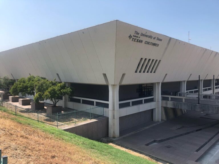 Pledge of specialized zone funds for Spurs arena site raises questions about zone’s use, city’s priorities